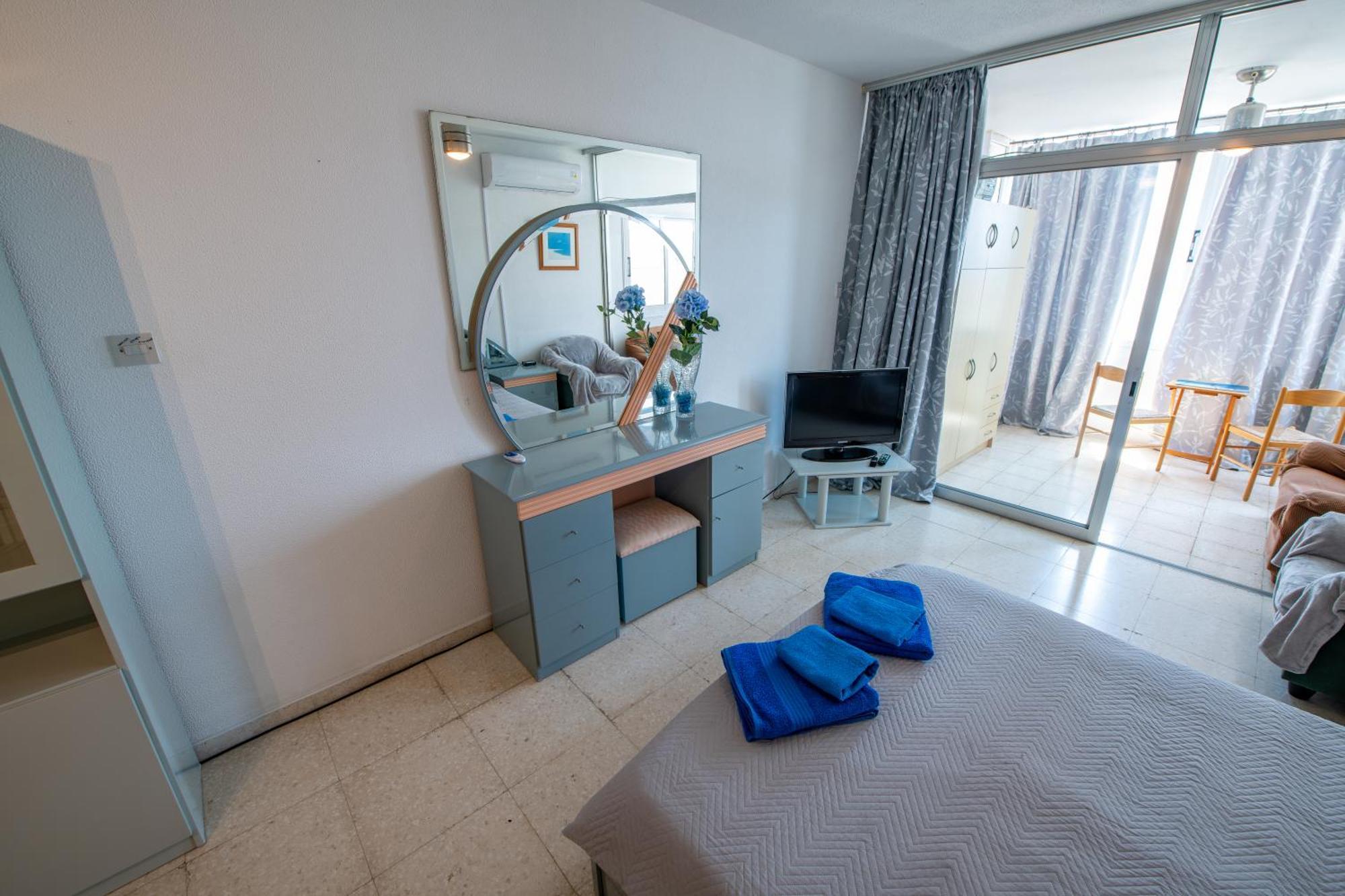 Sunset Seaview Studio Apartment Paphos Exterior photo