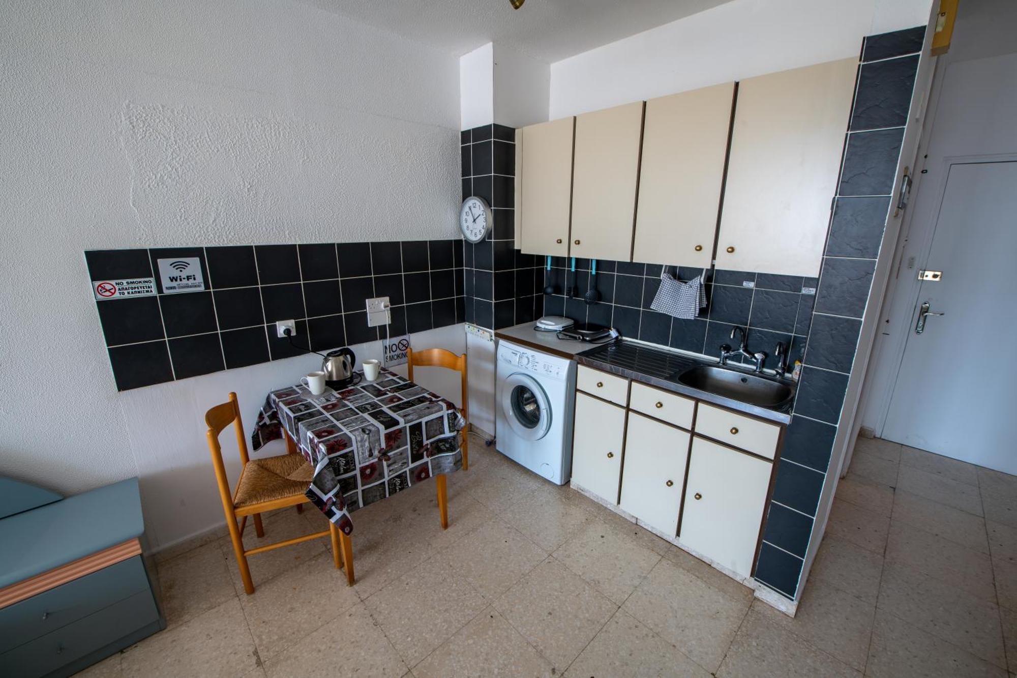 Sunset Seaview Studio Apartment Paphos Exterior photo